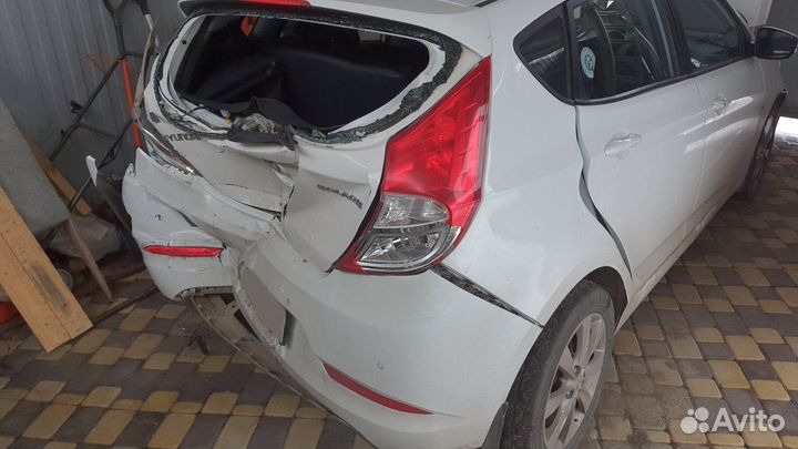 Hyundai Solaris 1.6 AT, 2014, битый, 115 000 км