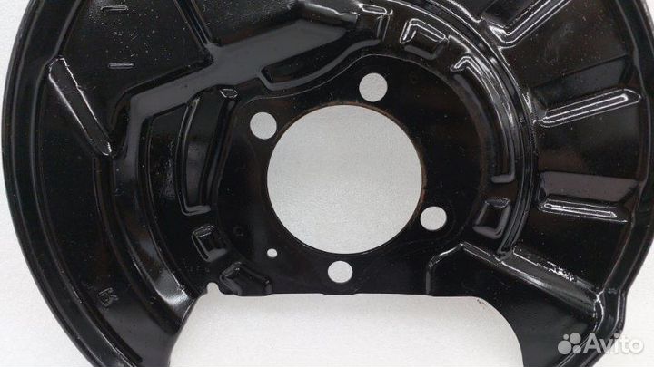 Пыльник тормозного диска задний правый Toyota Rav4