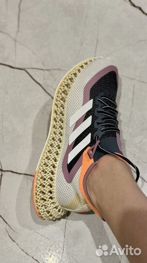 Adidas кроссовки женские