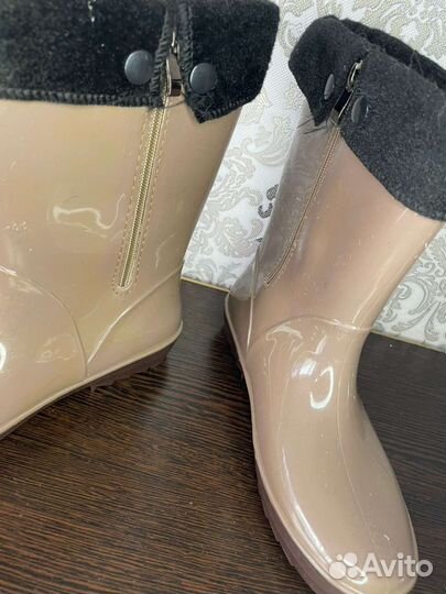 Резиновые сапоги