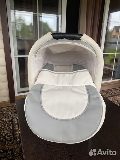 Автолюлька/автокресло Karwala + адаптеры