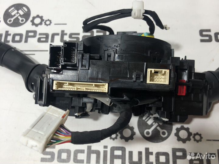 Подрулевой переключатель в сборе Toyota Camry V70