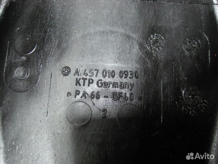 Клапанная крышка Mercedes-Benz Axor Actros