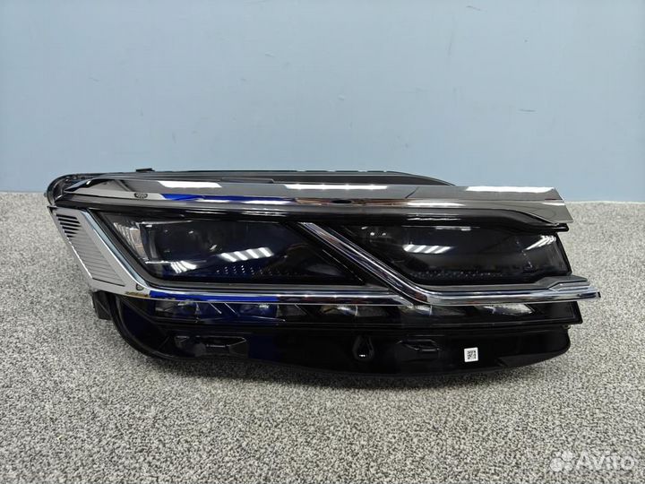 Фара правая volkswagen touareg 3 CR LED matrix