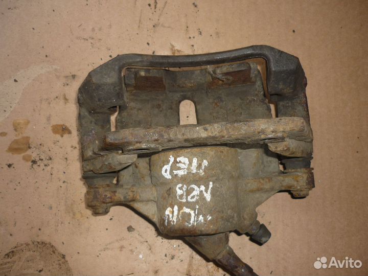 Суппорт передний левый Форд Мондео 3