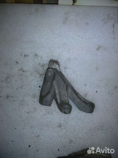 Кронштейн кпп Ford Focus/C-Max