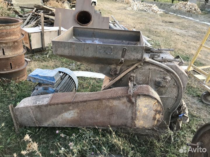 Зернодробилка