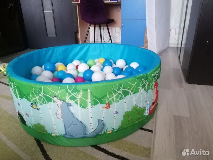 Сухой бассейн с шариками