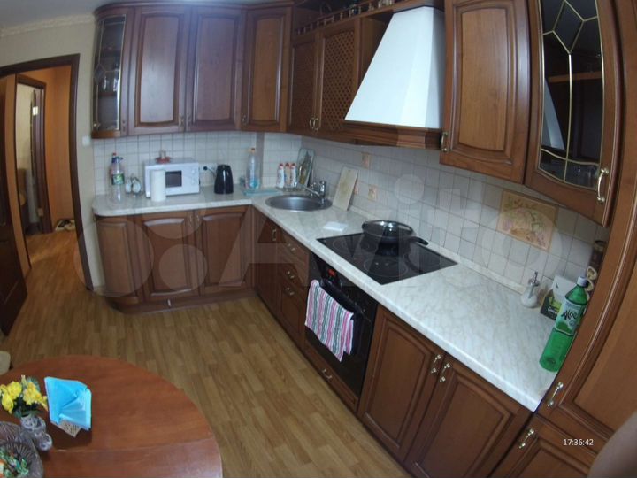 2-к. квартира, 60 м², 8/16 эт.