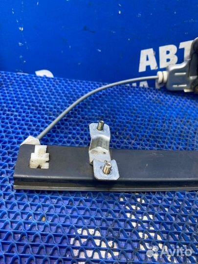 Передний правый стеклоподъемник Hyundai Accent