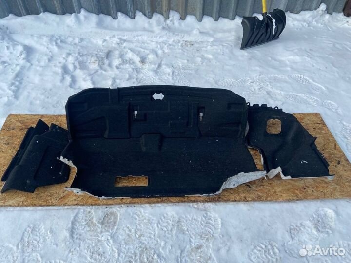 Обшивки багажника Toyota Crown S200 GWS 204