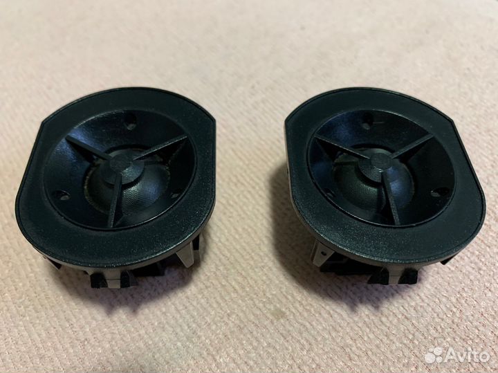 Штатные твитеры renault