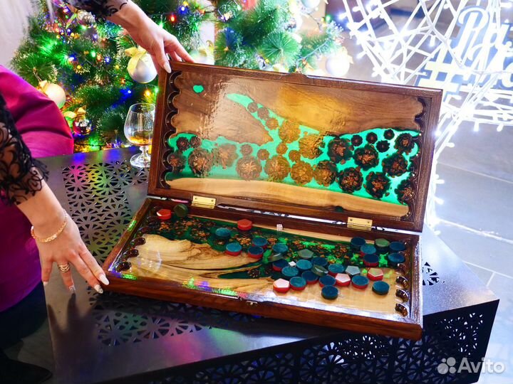 Нарды из ореха и эпоксидной смолы