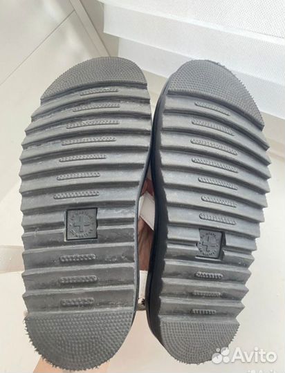 Сандалии женские dr martens 36