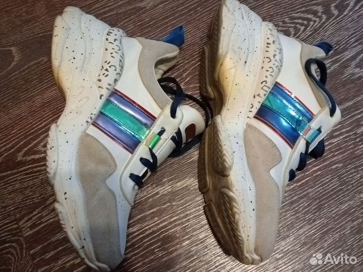 Кроссовки женские 40 размер бу
