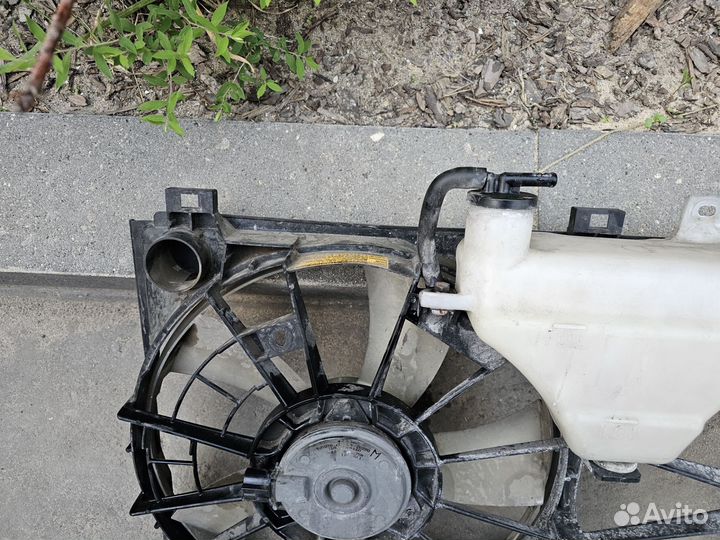 Lexus IS350 кожух вентиляторов голый