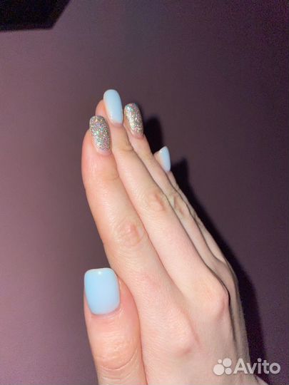 Модель на маникюр