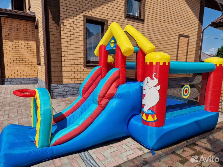 Надувной батут с горкой