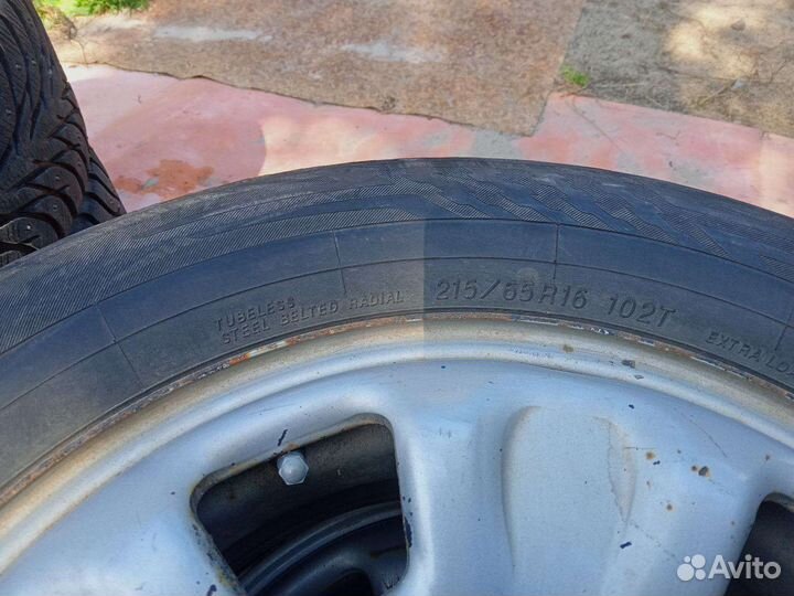 Yokohama E102 215/65 R16