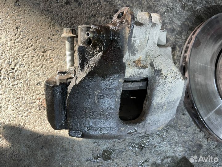 Передние суппорта с дисками volvo s60 (2004)
