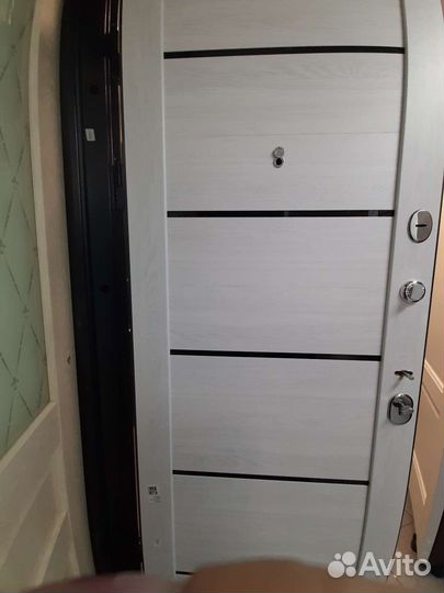 Дверь входная металлическая новая