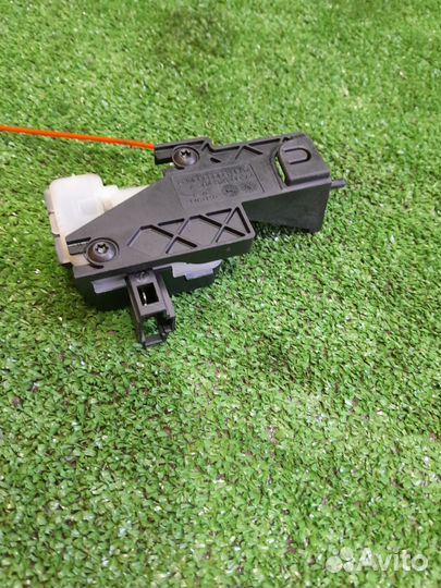 Активатор лючка бензобака мерседес w212