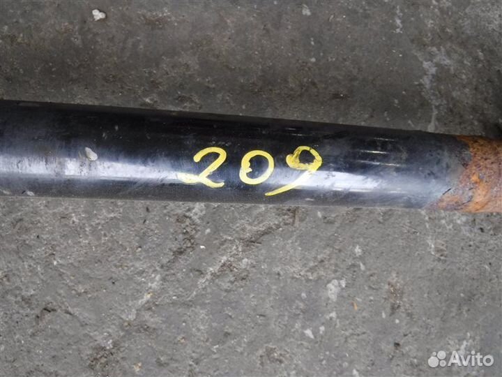 Полуось прав. перед. Skoda Octavia