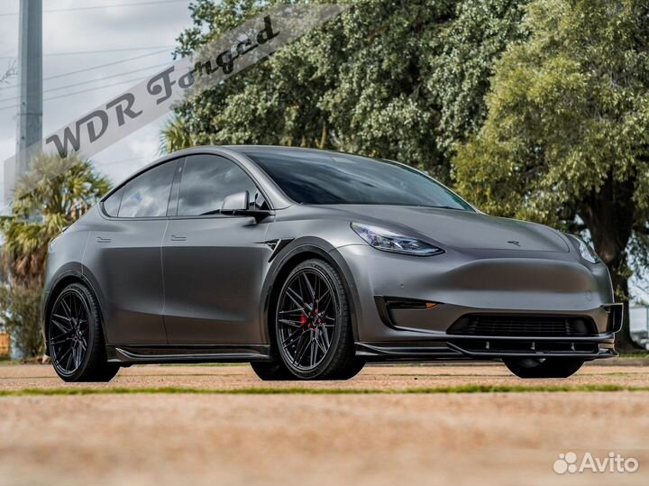 Кованые диски R21 на Tesla Model Y