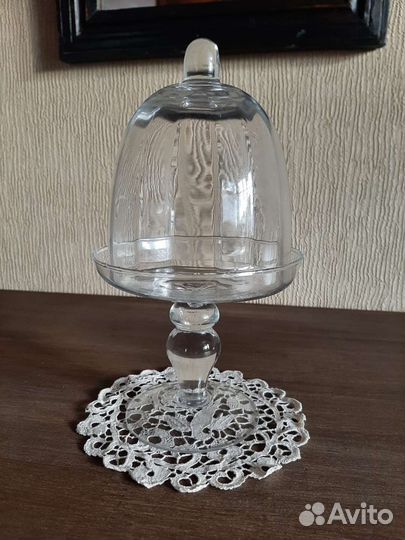 Пирожница стеклянная на ножке