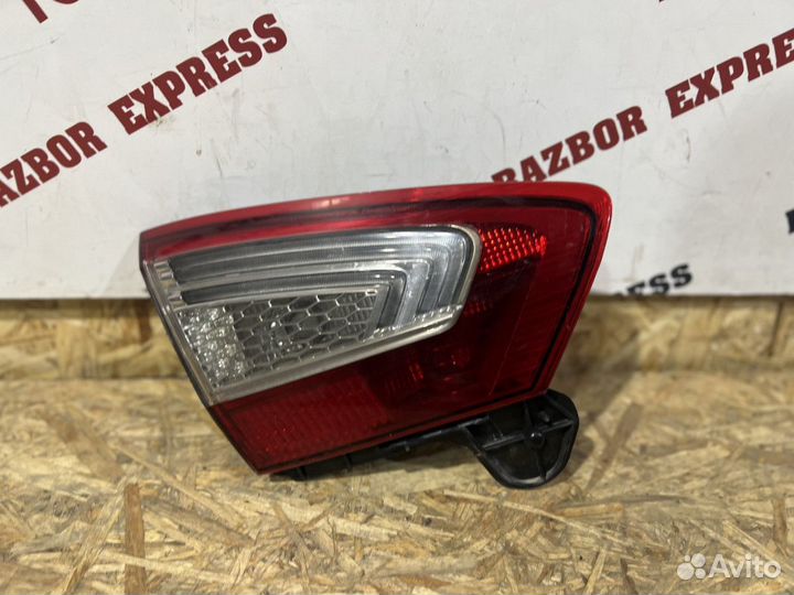 Фонарь задний внутренний левый Ford Mondeo IV 4