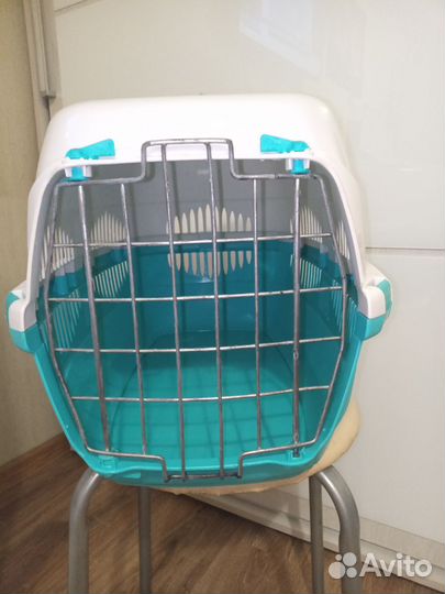 Переноска для кошек пластиковая