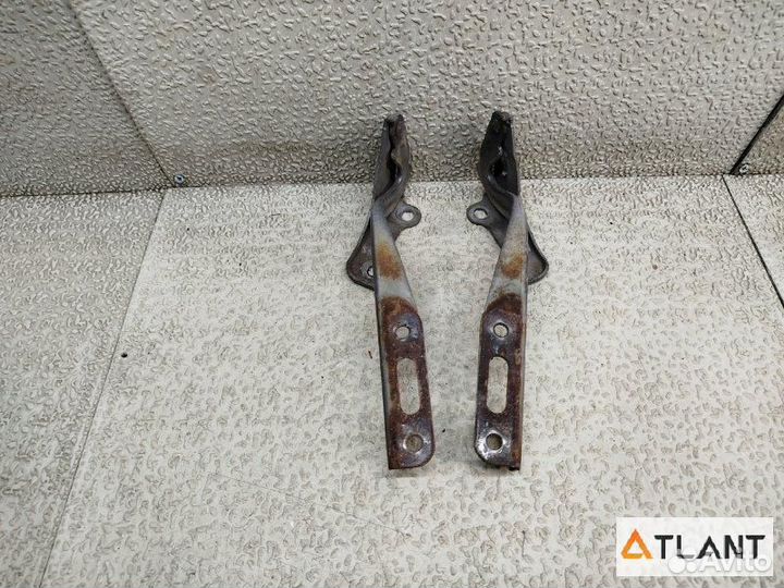 Петля капота honda life