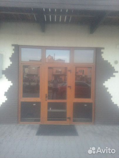 Входные пластиковые группы, внешний золотой дуб