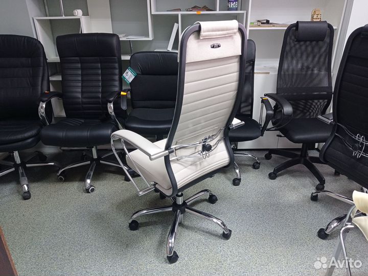 Кресло компьютерное бежевое metta надёжное