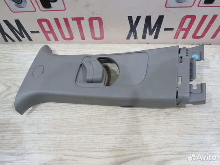 Обшивка стойки средняя левая Kia Rio 3