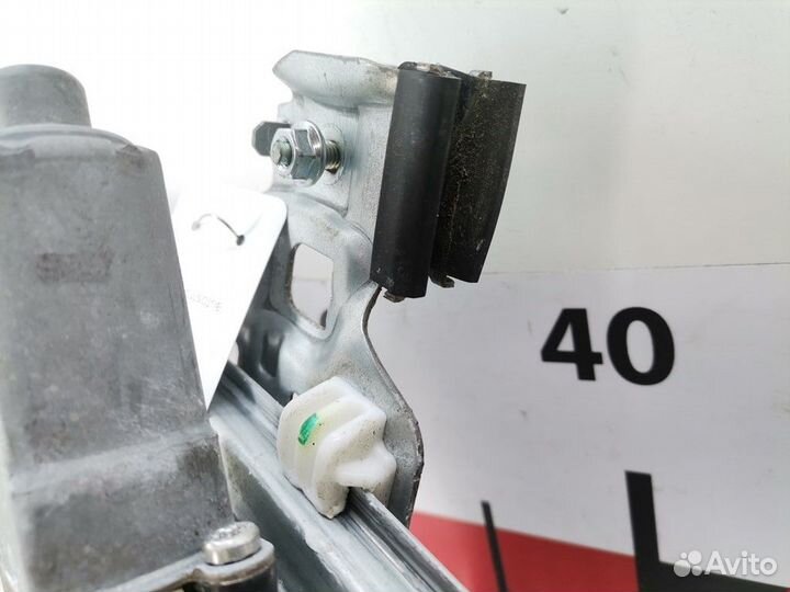 Стеклоподъемник электрический задний левый