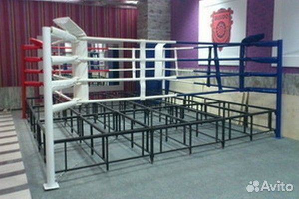 Ринг боксёрский на помосте 7,32х7,32 м, высота 1 м, три лестницы, боевая зона 6х6 м Pioner A12572