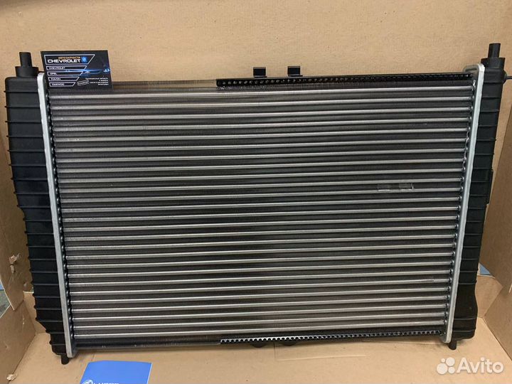 Радиатор охлаждения Авео Т250,Т255 МКПП