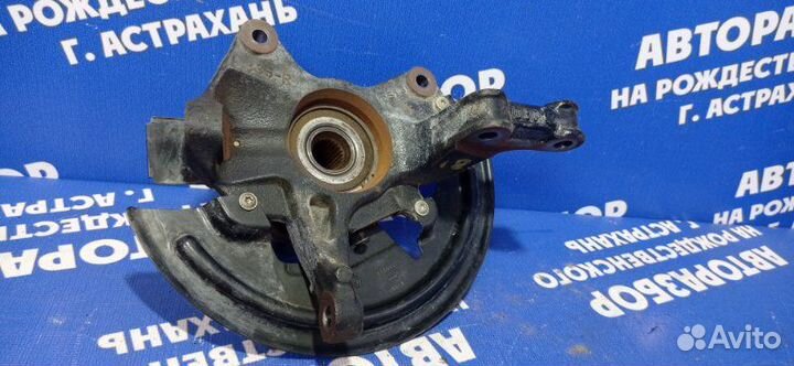 Передний правый поворотный кулак Renault Megane 3