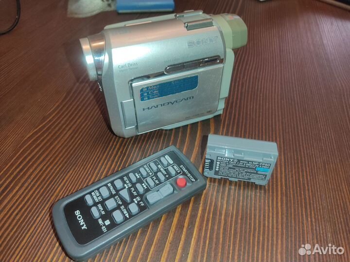Видеокамера Sony DCR-HC30E