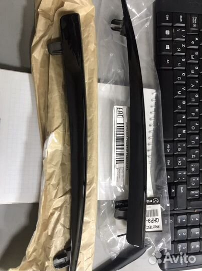 Молдинг решетки радиатора мазда 6