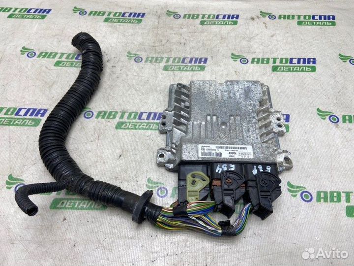 Блок управления двигателем Ford Focus DV6 2013