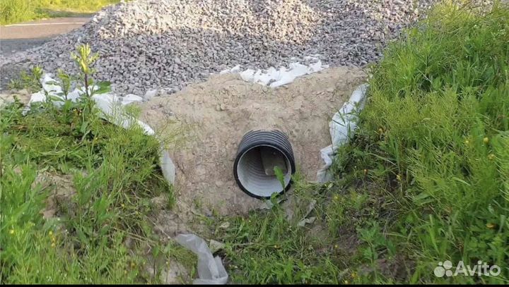 Труба пластиковая в канаву на заезд к участку 3-6