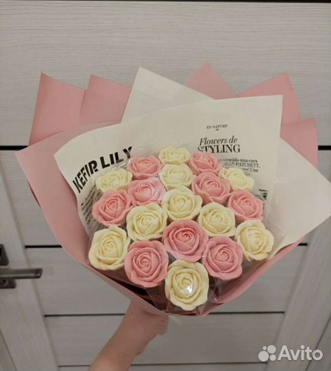 Розы, шоколад, съедобный букет, подарок любимой