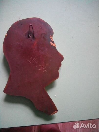 Барельеф Сталина