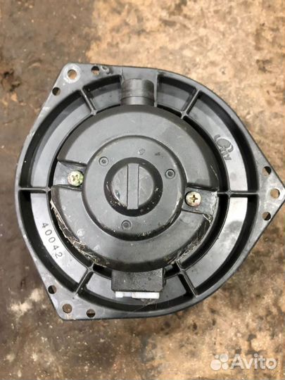 Nissan maxima A33 моторчик отопителя