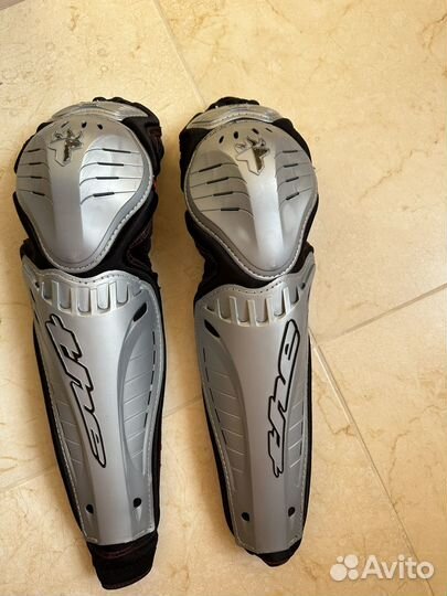 Наколенники the storm