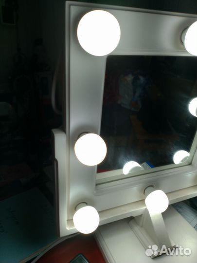 Зеркало косметическое с подсветкой