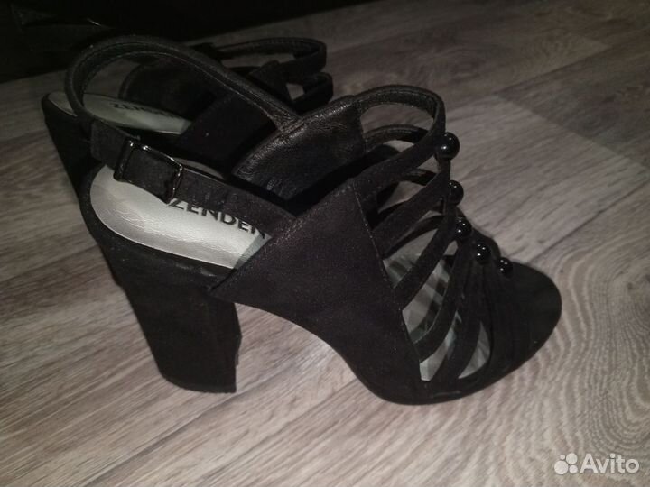 Нарядные босоножки 38 р