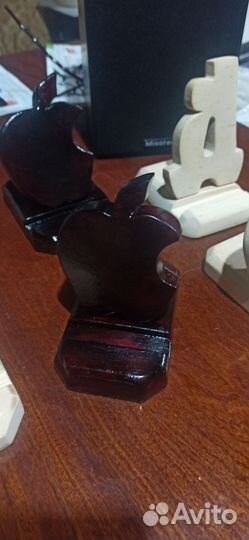 Подставка для телефона из дерева